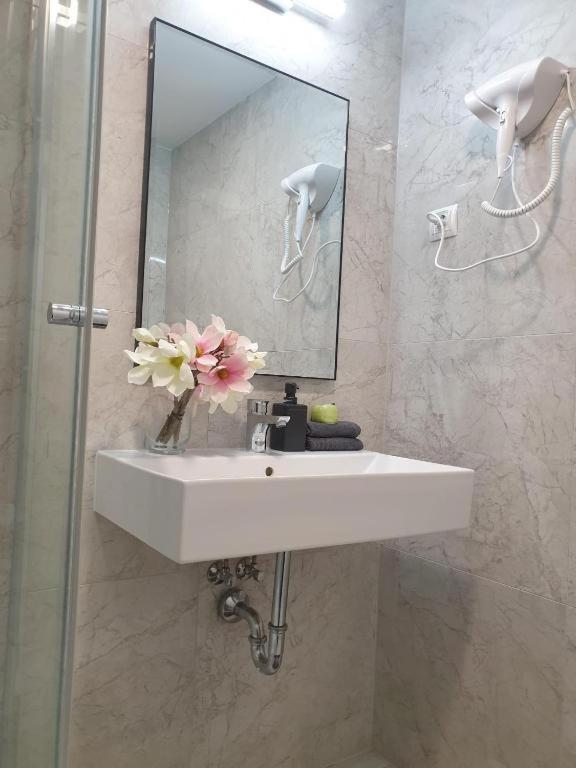 Betariel'Com Westbahnhof M Daire Viyana Dış mekan fotoğraf